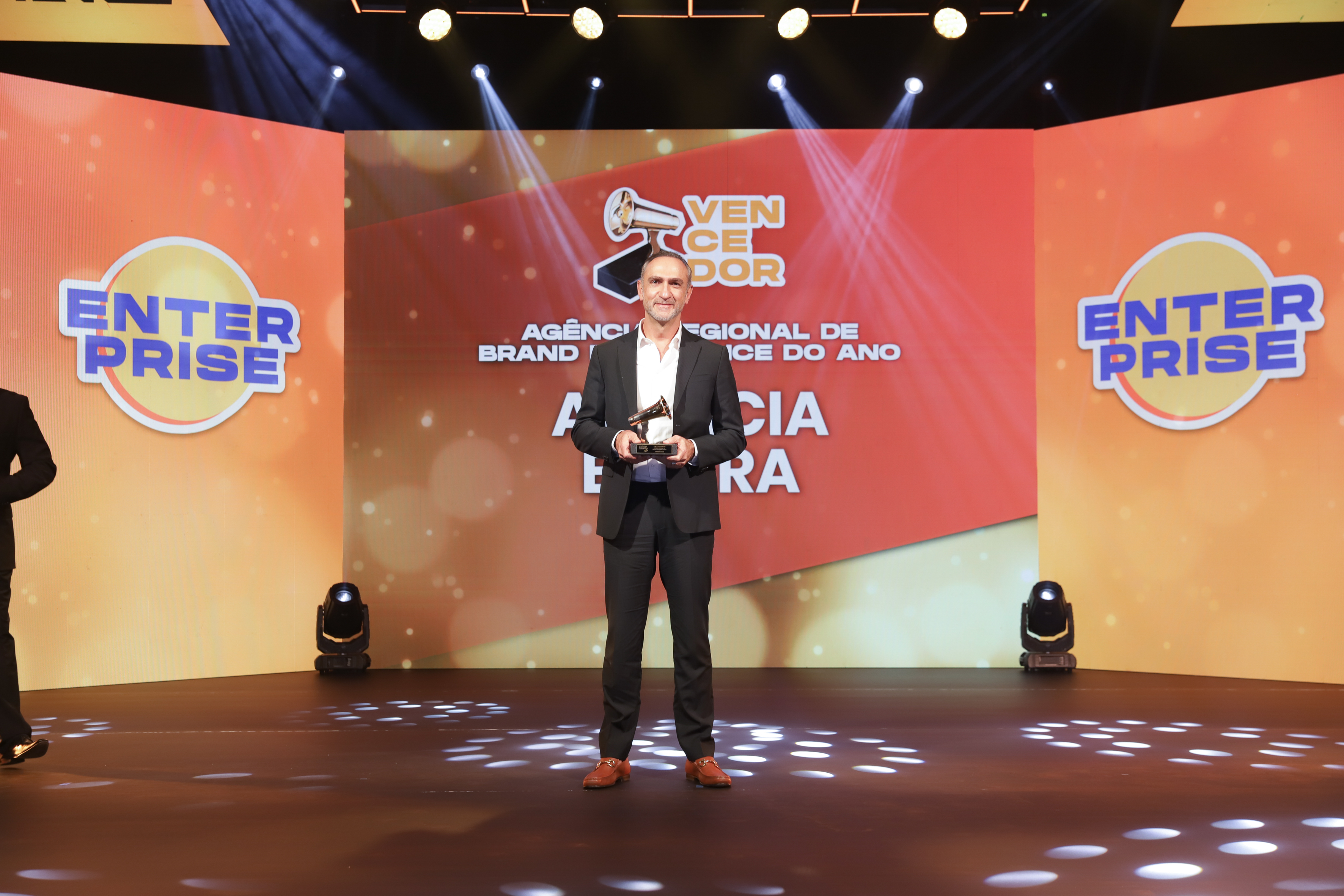 Agência Esfera conquista o Prêmio Live 2021 como Agência de Brand Experience do Ano