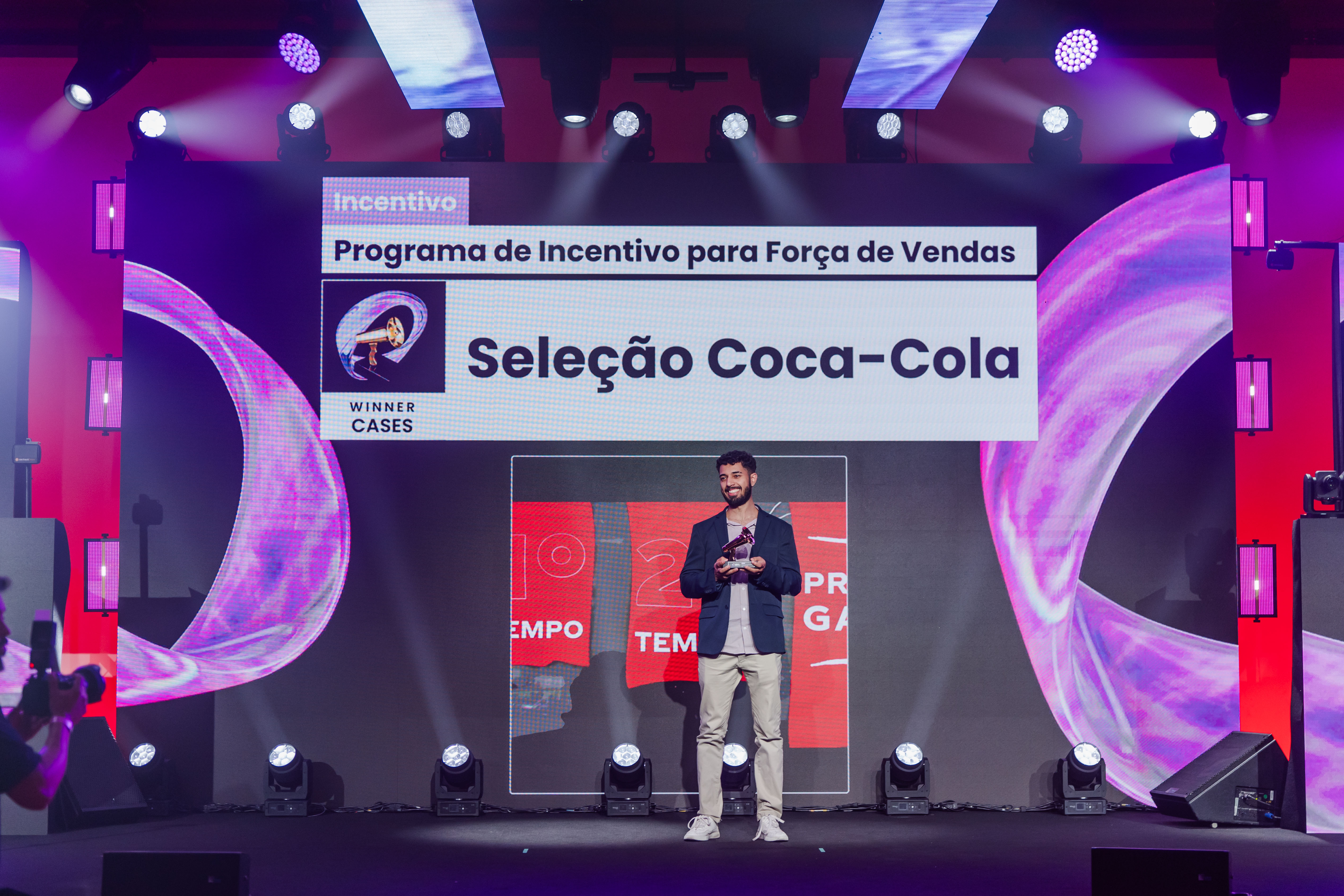 Seleção Coca-Cola vence no Prêmio Live 2023 com Ação de Incentivo para Força de Vendas
